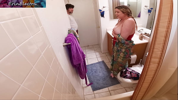 Play MP4 - My stepson came inside me in the bathroom