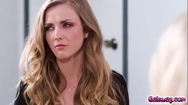 Play MP4 - Showcase Katie Morgan1&period;mp4