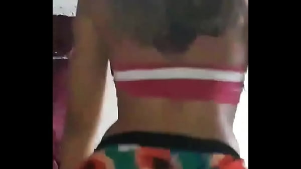 Loirinha dan&ccedil_ando gostoso