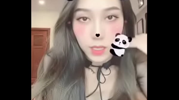 Chica bailando en show 