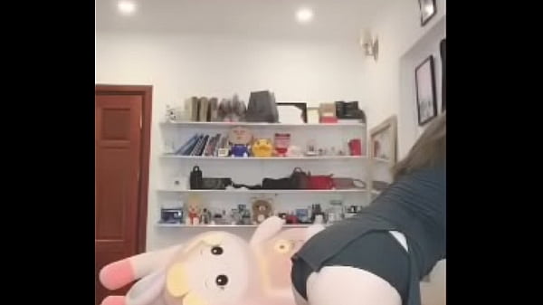 Chica bailando en show