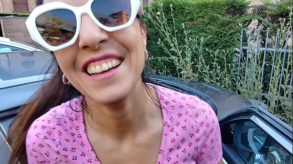 Play MP4 - She sucks and gets fucked even in the Center&comma; Who knows where we are&quest;