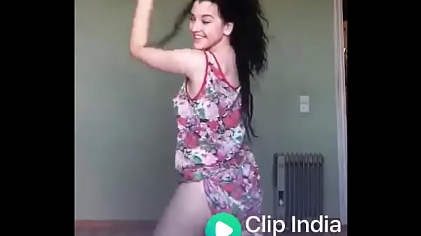 Sandra hot dance from france
