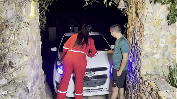 Pregnant Mechanic Receives Sausage In Exchange For Her Payme thumbnail