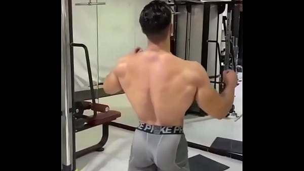 Play MP4 - Straight black and latin meat and sexy legs in compression lycra spandex spotted at the gym