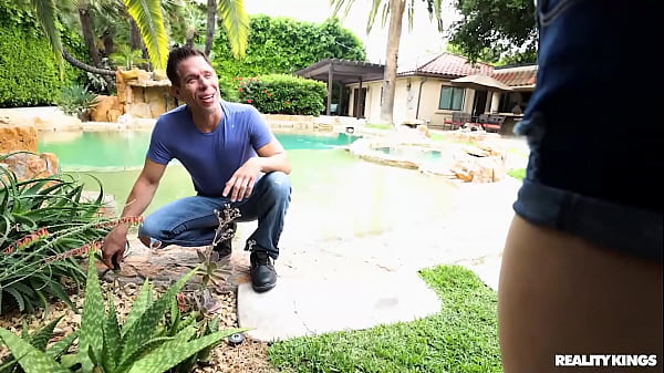 Play MP4 - Big Naturals For The Landscaper &sol; Reality Kings  &sol; download full from rkfull&period;com&sol;bru