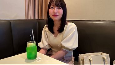 パート1 美脚美尻ストッキング今回来てくれたのはストッキング破かれ屋という商売をして稼いでいる謎の巨乳！！一見おとなしい清楚系かと思いきや話しを聞けば聞くほど出てくる貞操観念ぶっ壊れエピソードに終始圧倒されっぱなし！！ストッキング破かれセックススイッチオンでビショ濡れなリオちゃんを前に我慢できるはずもなく3発射！！！ thumbnail