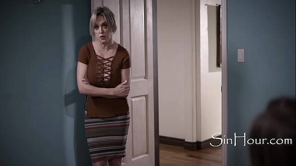 Play MP4 - Caught My Bigoted Secretly Lesbian Friend