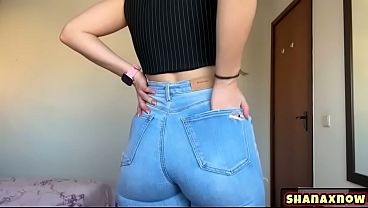TIGHT JEANS FETISH MOMMY ROLE PLAY TINY MAN IN MY PANTS