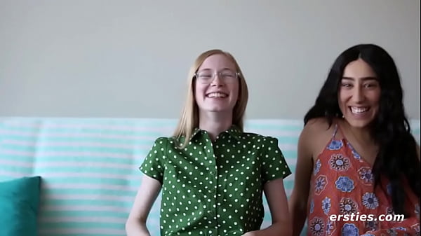 Play MP4 - Sweet Blonde and a Hot Brunette - The Right Chemistry