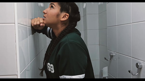 Nuevo video cosplay dle juego del calamar venus afrodita se folla al jefe sin verle la cara quiere que le folle hasta el culo por pornbcn 4k