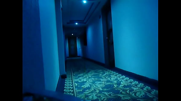 Travesti en el hotel 