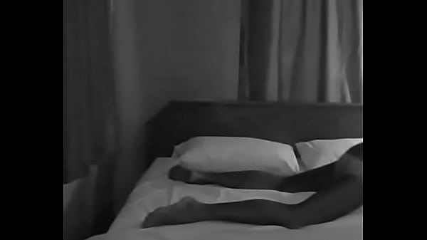 B&W bed thrusting 