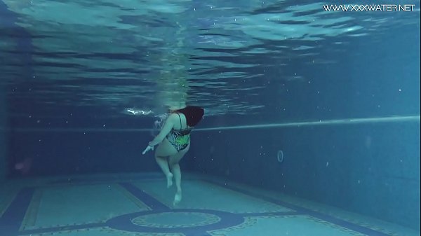 Diana_Rius with hot tits touches her body underwater