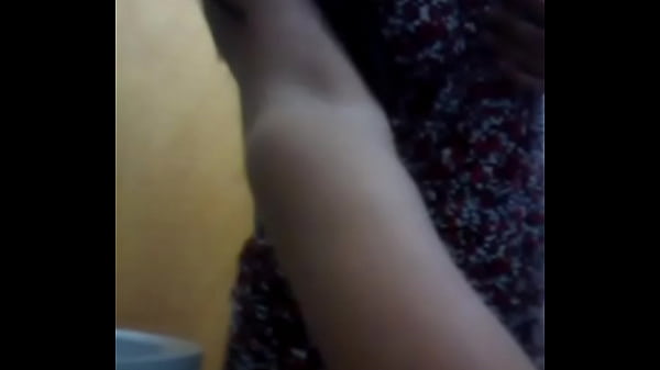 Jessica Safada fazendo striper de pijama