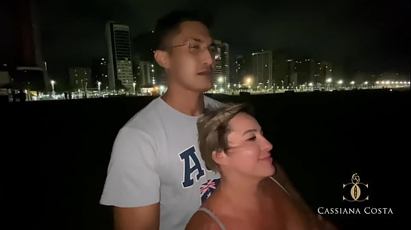 Play MP4 - Novinho BBC me pegou de jeito na praia&excl;