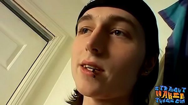 Straight guy works on his big cock solo 