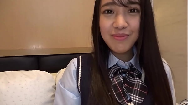 本日オジサンに抱かれるj系は「つぐみちゃん」！彫りが深くて可愛らしい本物ハーフ美女です！オジサンは初めてハーフの女の子とセックスするのでもうちんちんのバキバキを抑えるのが序盤から大変でした