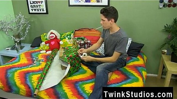 Hindi Gay Love Story New Braden Klien Can't Love Christmas With thumbnail