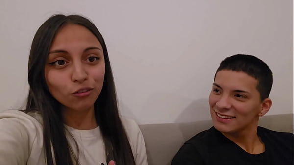 Play MP4 - Reto a mi amiga a ver mi enorme polla y no dudo en probarla