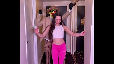 Nonton Petite Model Loves Clowns Obviously thumbnail