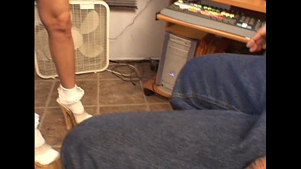 Play MP4 - Metro - Baja Street Teens - scene 4