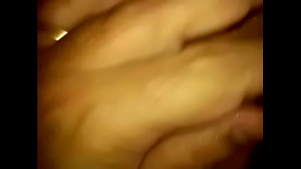 Esposa se masturbando e eu comendo ela