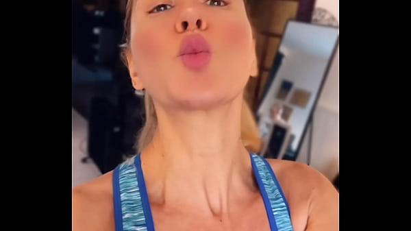 Un peu de sport avec moi qu'attends tu pour t'abonner et me rejoindre 