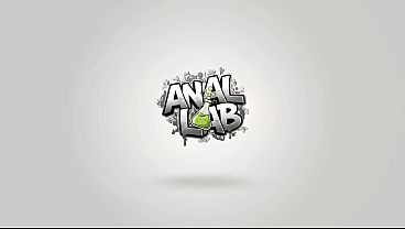 Nonton Punk Girl's Ass Gets Wrecked In Cave &ndash; Anal Encounter thumbnail