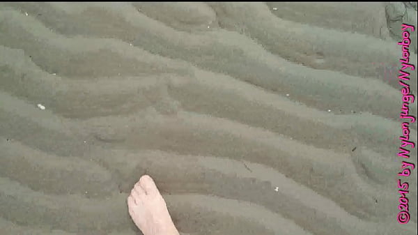 Spaziergang in Nylon am Strand ** Urlaub Wangerland ** 