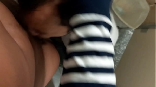 Recebi Uma Mamada Gostosa Do Moleque Dentro Do Banheiro De Deficientes thumbnail