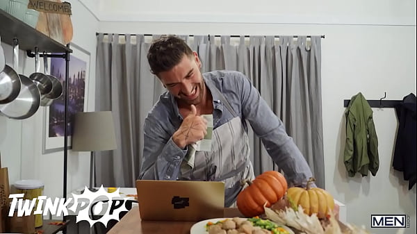 Play MP4 - Dante Asks Archie To Hide So He Can Video Call His Bf Chris Who Also Cheats On Him WIth Pierce - TWINKPOP