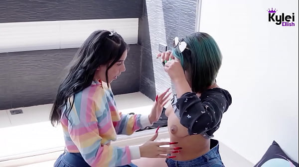 Play MP4 - Trying to reach stardom&comma; my friend wanted to teach me about fame but we ended up fucking like crazy and with our very wet pussys&period;