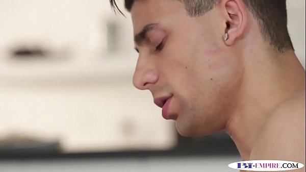 Doggystyle slammed stud_eats out babes_pussy