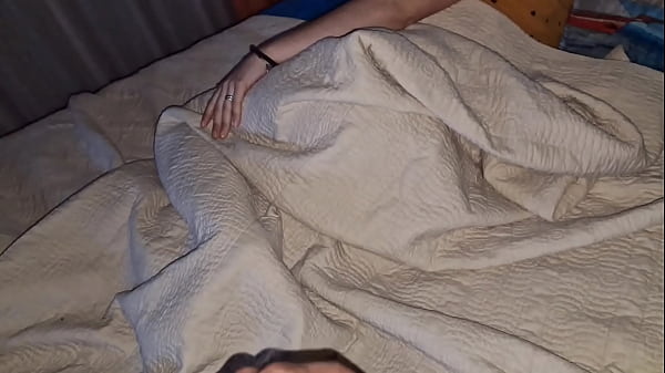 Nonton Ella Me Pide Que La Despierte A La Hora De Follar thumbnail