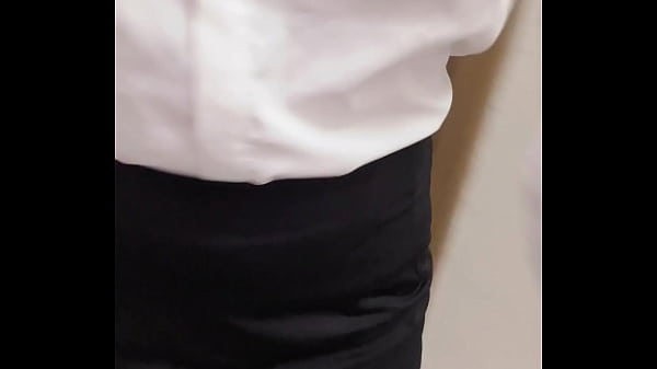 Play MP4 - 【露出】深夜楼道女装伪娘自慰：包臀短裙&sol;过膝丝袜&sol;白衬衣