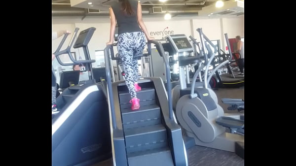 Sexy big ass in the gym