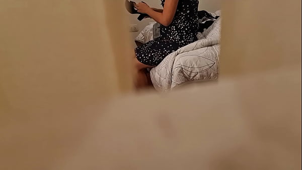 Play MP4 - espio a mi hijastra regresando del estudio