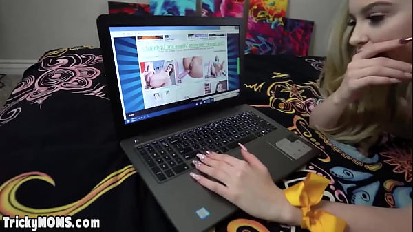 Banging my teen stepsister_and MILF stepmom watching us