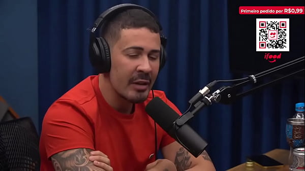 Carlinhos maia flow podcast #390 carlinhos maia &eacute; um humorista nordestino que segundo ele as senhorinha adoram 