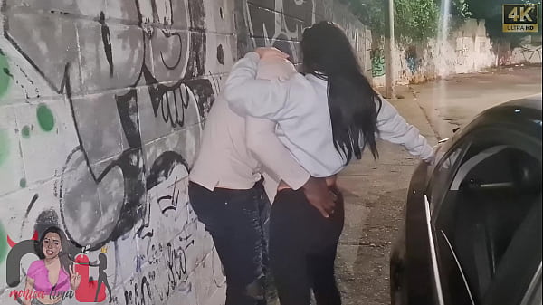 Play MP4 - Sai com o meu marido de casa apenas para comprar cigarro mas ao encontrar um negro gostoso parei para foder&period;