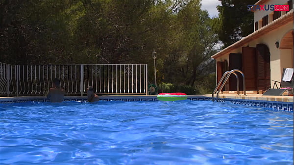 Play MP4 - FULL VIDEO STAXUS &colon;&colon; Passion with my friend in the pool&period; We finish in front of our friends