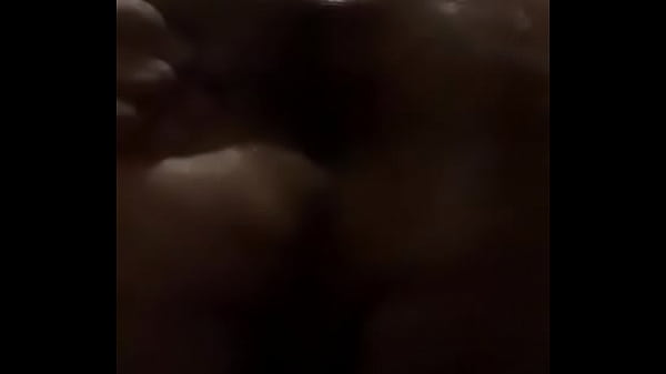 Moviendo y mostrando mi gran ano