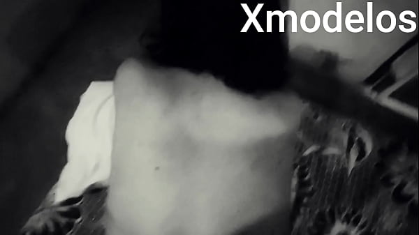 meda sentones en_hotel sin audio_por que_no quiere ser reconocidapor su_esposo que no laatiende