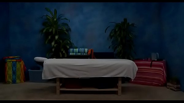 Nonton Active Masseuse Gives A Head Job thumbnail