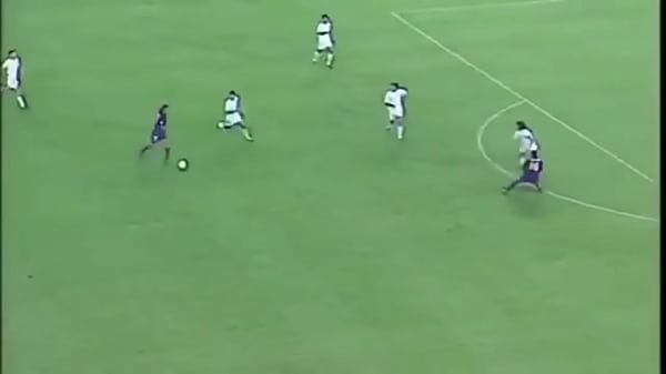 Incredibile goal di Ronaldinho contro il Sevilla
