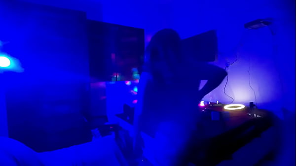 Vivi guedez confiante provocante ela dominou a cena com movimentos intensos e olhar cheio de desejo 