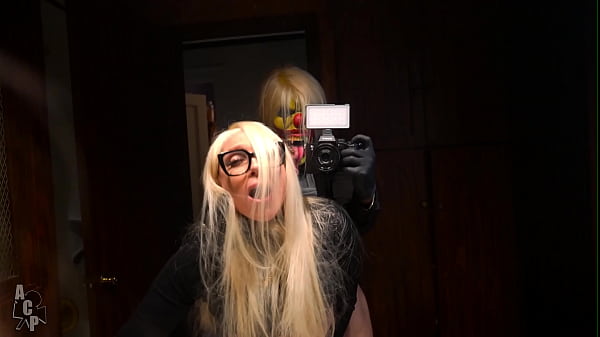 Clown Fucking Blonde Whore In Chicago After Coming From G Herbo Concert thumbnail