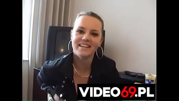 Polskie porno_Na castingu Basieńka wyczynia cudeńka