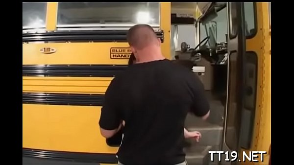 Adorable_brunettewoman Sasha deepthroatsand rides